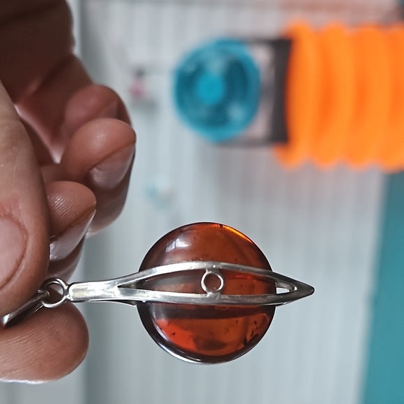 Sterling Silver Amber Pendant. - Picture 3 of 4